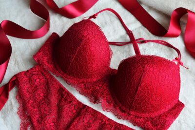 lingerie sexy en dentelle rouge pour femme